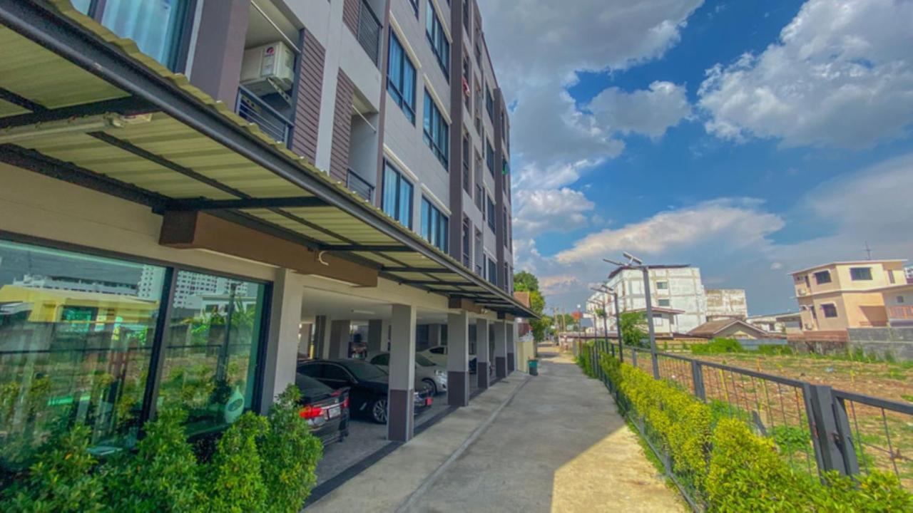 Plearnwan Deluxe Mansion Hotel Bangkok Buitenkant foto
