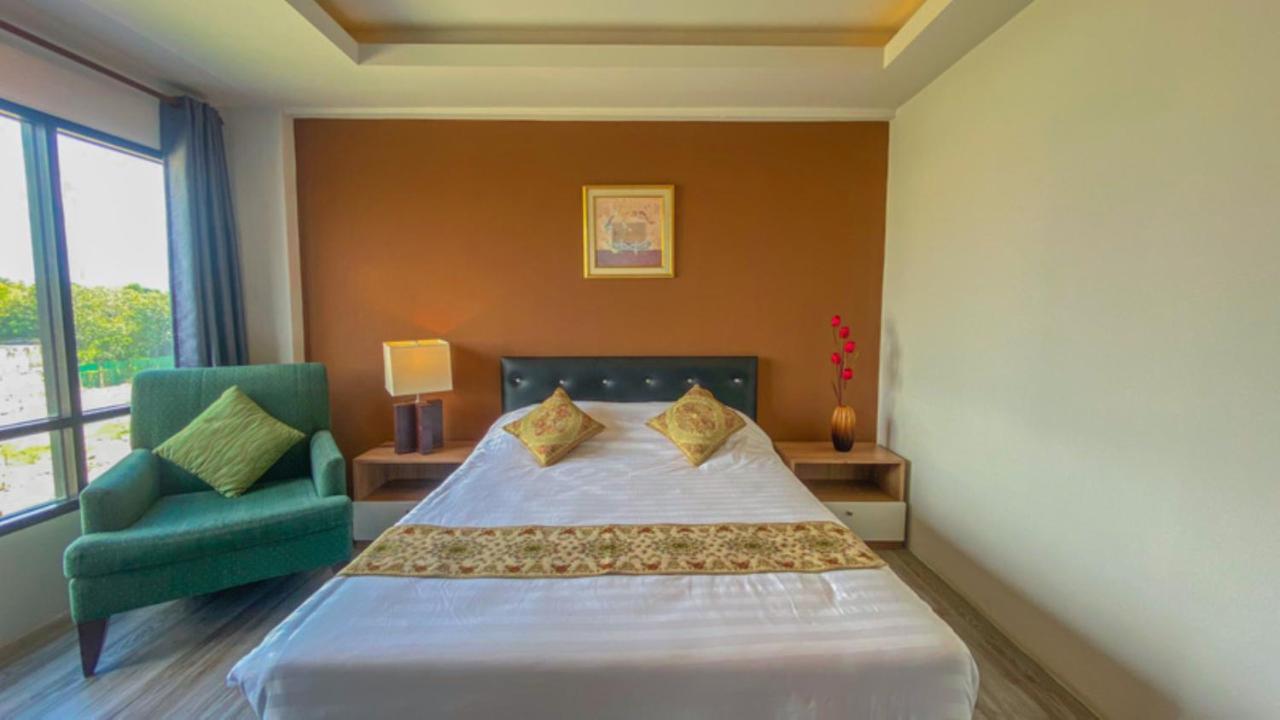 Plearnwan Deluxe Mansion Hotel Bangkok Buitenkant foto