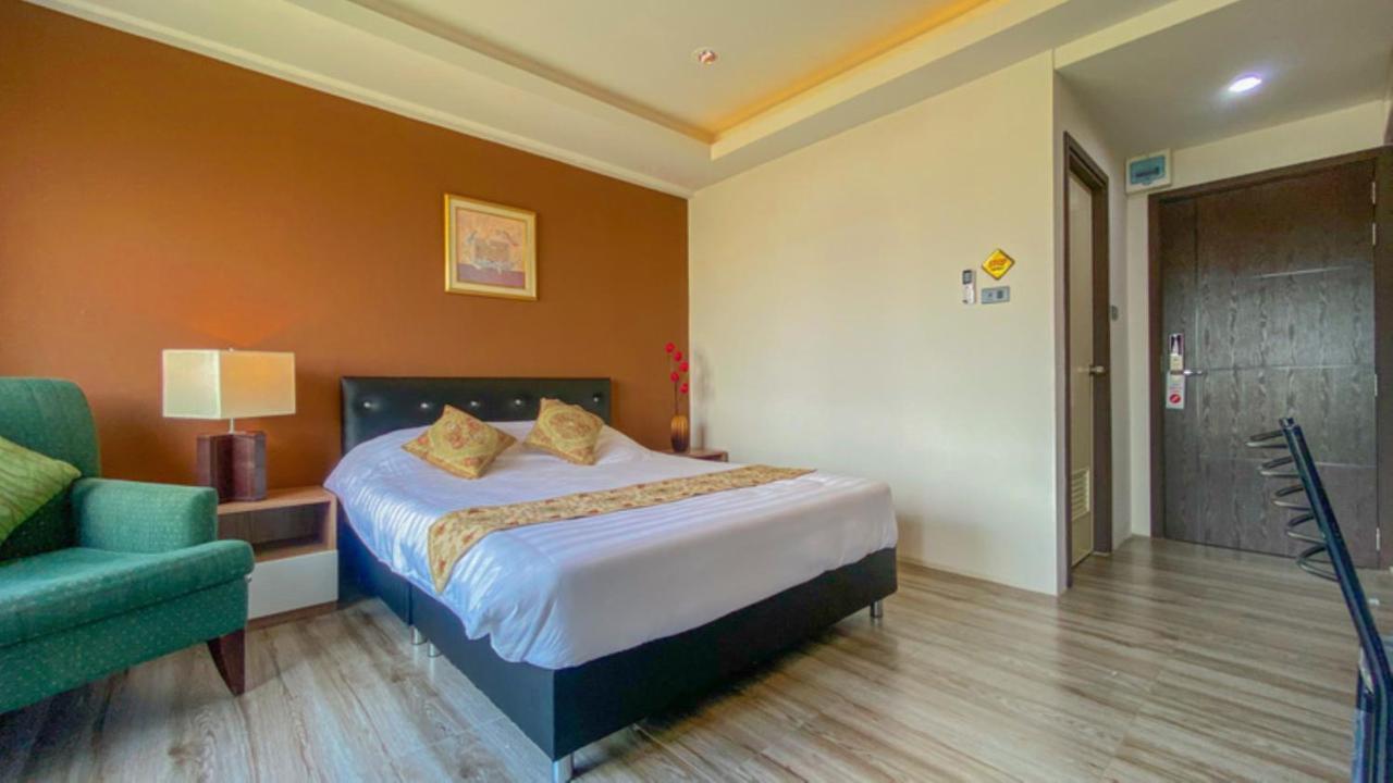 Plearnwan Deluxe Mansion Hotel Bangkok Buitenkant foto